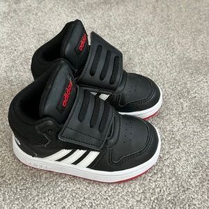 Kids adidas sneakers barely worn
